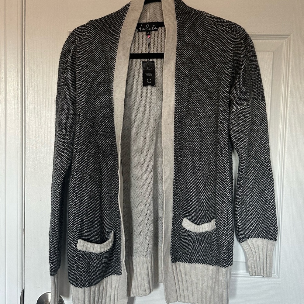 Talula Aritzia Gray and Black Knit Angora Cashmere Cardigan | Sz S | Cozy Layers - Picture 6 of 8